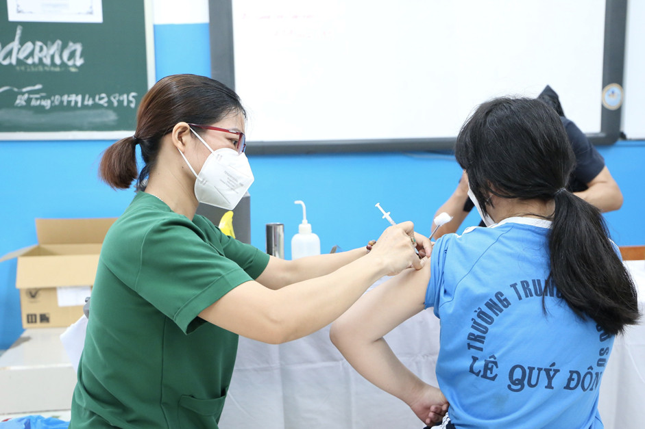 TP.HCM: hơn 10.000 trẻ lớp 6 đã được tiêm vắc xin ngừa  COVID-19 
