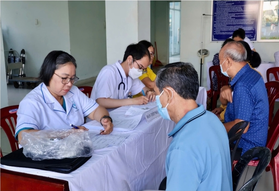 Xã Tân An Hội khám sức khỏe cho hơn 80 người cao tuổi