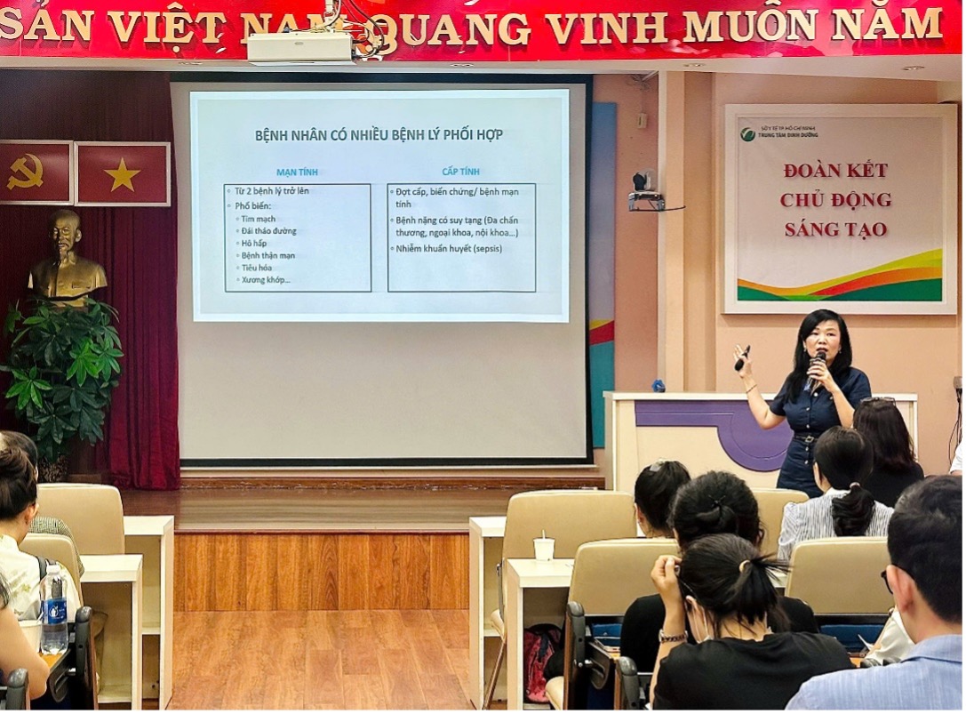 Can thiệp dinh dưỡng nâng cao hiệu quả điều trị người mắc nhiều bệnh.