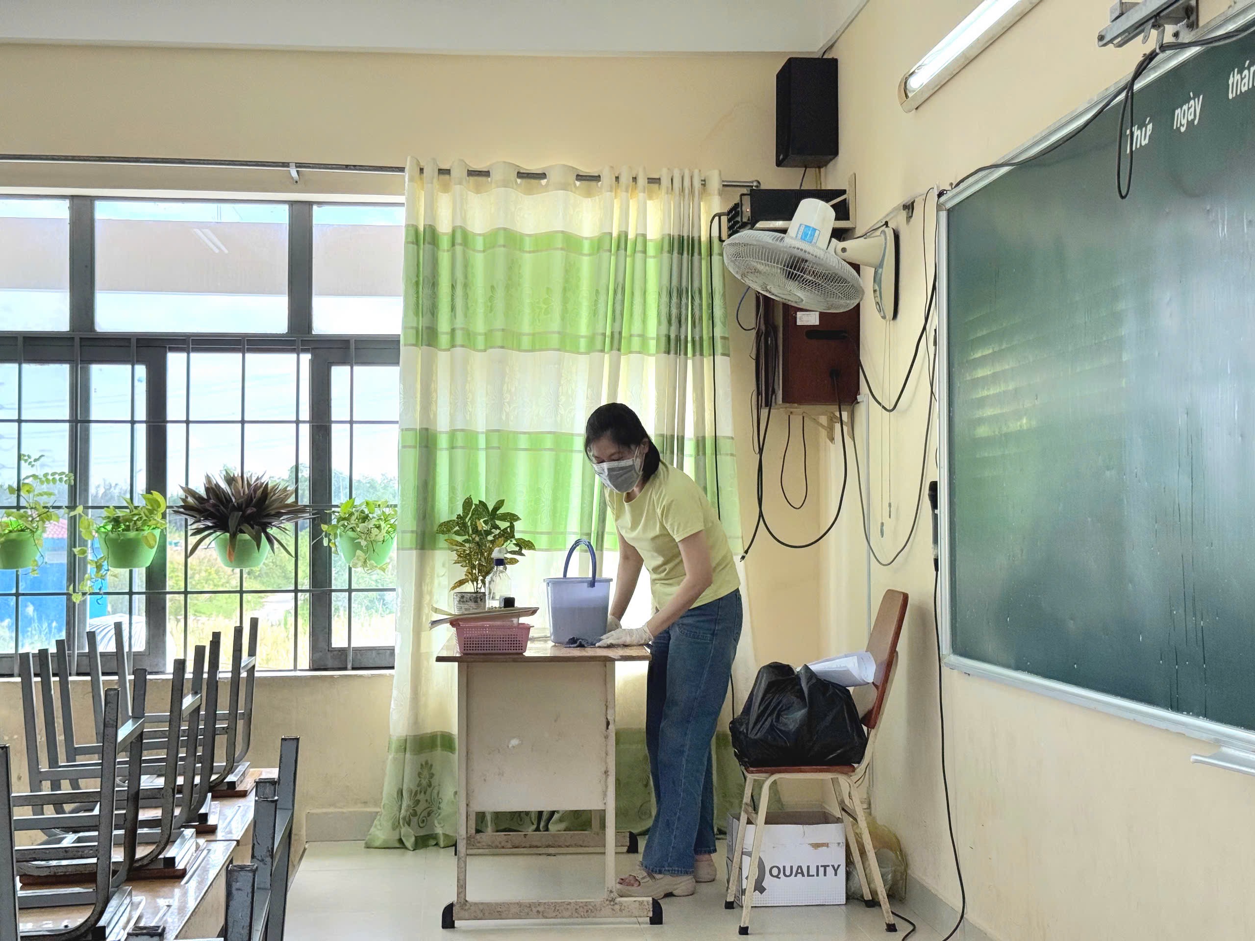 Cập nhật tình hình bệnh do não mô cầu tại Trường THCS Hai Bà Trưng (xã Hiệp Phước): ghi nhận ca bệnh thứ 4, nhiều học sinh dương tính cúm mùa và rhinovirus.