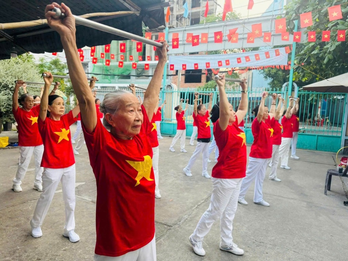 Phường An Hội Đông: sôi nổi hoạt động tập dưỡng sinh hưởng ứng Ngày Sức khỏe toàn dân