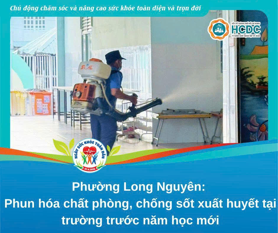 Phường Long Nguyên: Phun hóa chất phòng, chống sốt xuất huyết tại trường trước năm học mới