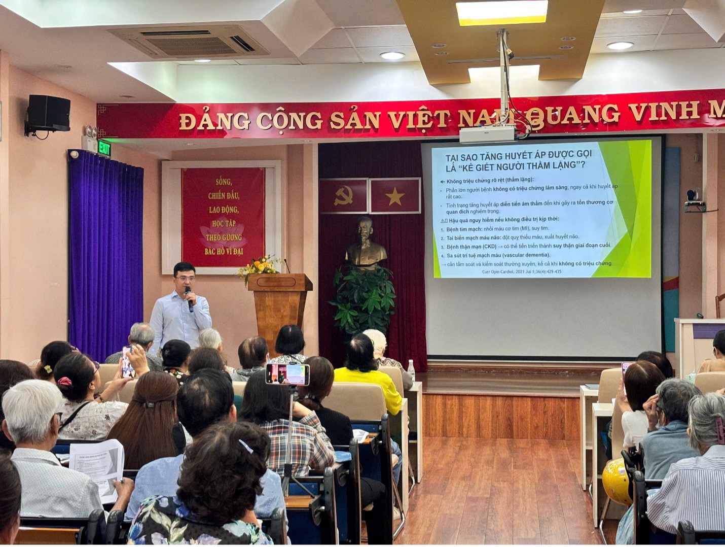Sinh hoạt chuyên đề phòng ngừa tăng huyết áp tại Câu lạc bộ Dinh dưỡng – Bệnh không lây