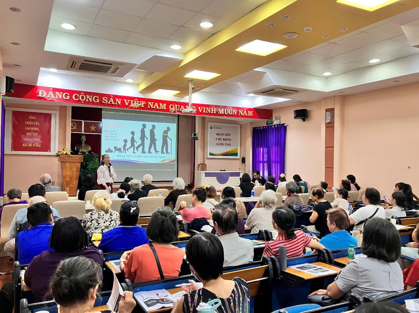 Suy mòn cơ ở người cao tuổi: Nhận biết sớm, phòng ngừa hiệu quả