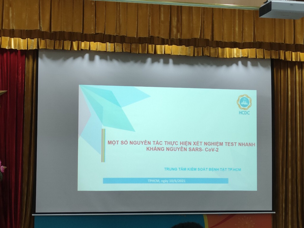 Tập huấn xét nghiệm test nhanh kháng nguyên SARS-CoV-2