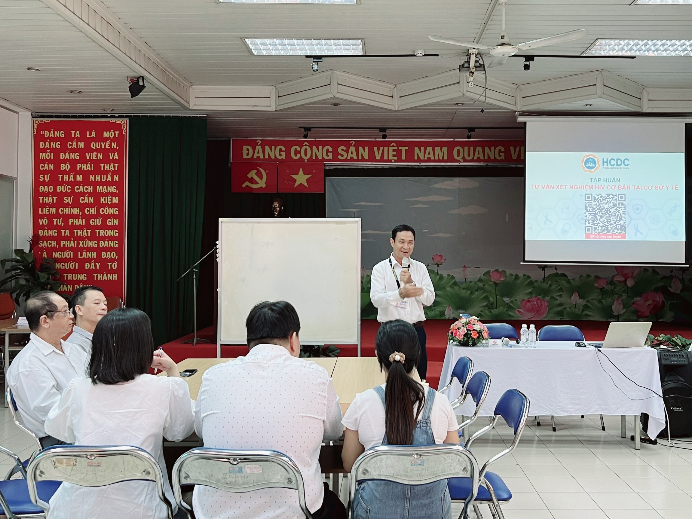 Thành phố Hồ Chí Minh: Tập huấn tư vấn xét nghiệm HIV cho nhân viên y tế