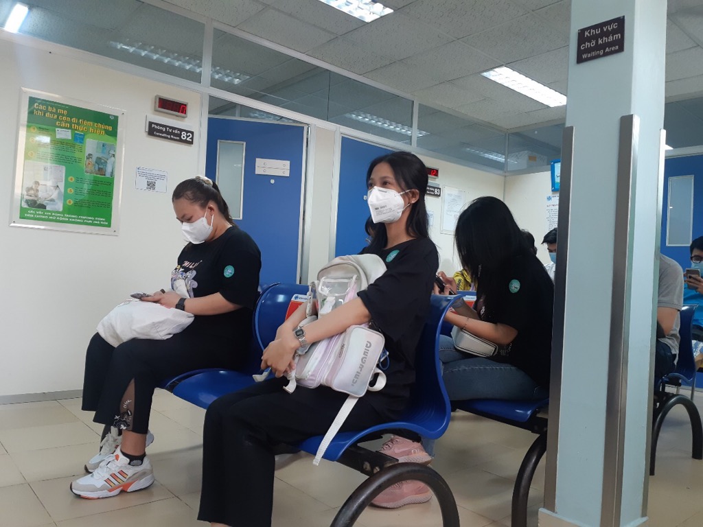 Tiêm vắc-xin phòng COVID-19 cho sinh viên tham gia phòng chống dịch