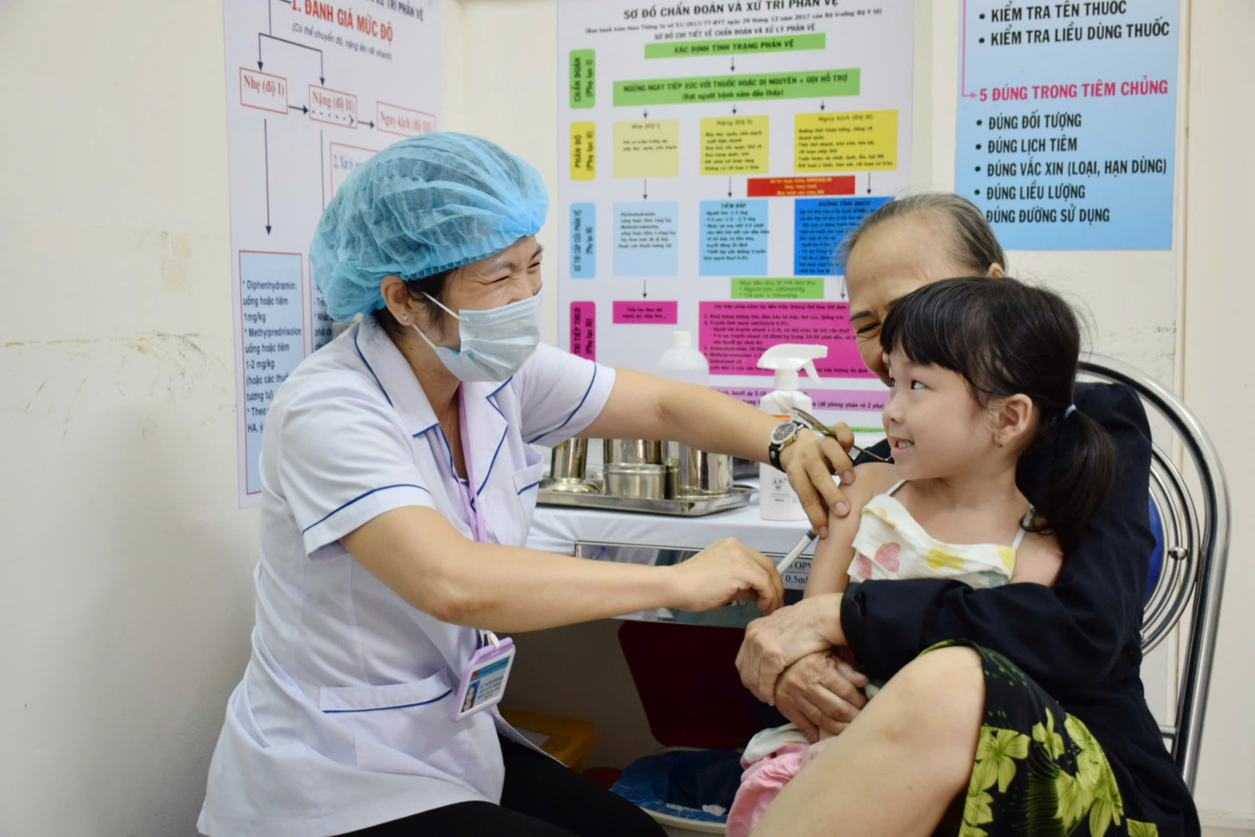 TP.HCM Khởi động chiến dịch tiêm chủng vắc xin Sởi nâng cao miễn dịch cộng đồng đẩy lùi dịch bệnh.