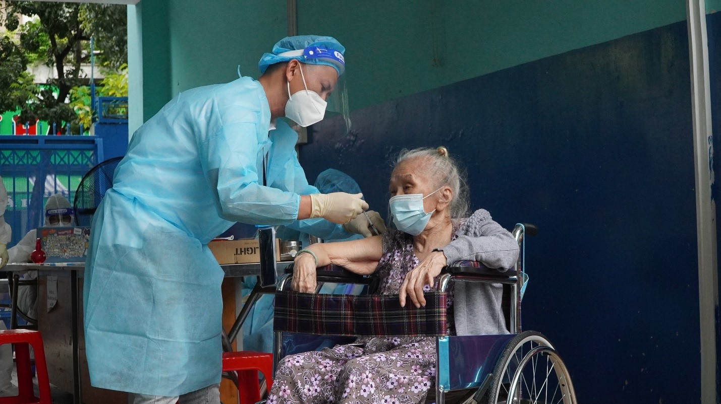 Bản tin COVID-19 tối 18/9: TP.HCM ghi nhận thêm 4.237 ca nhiễm mới