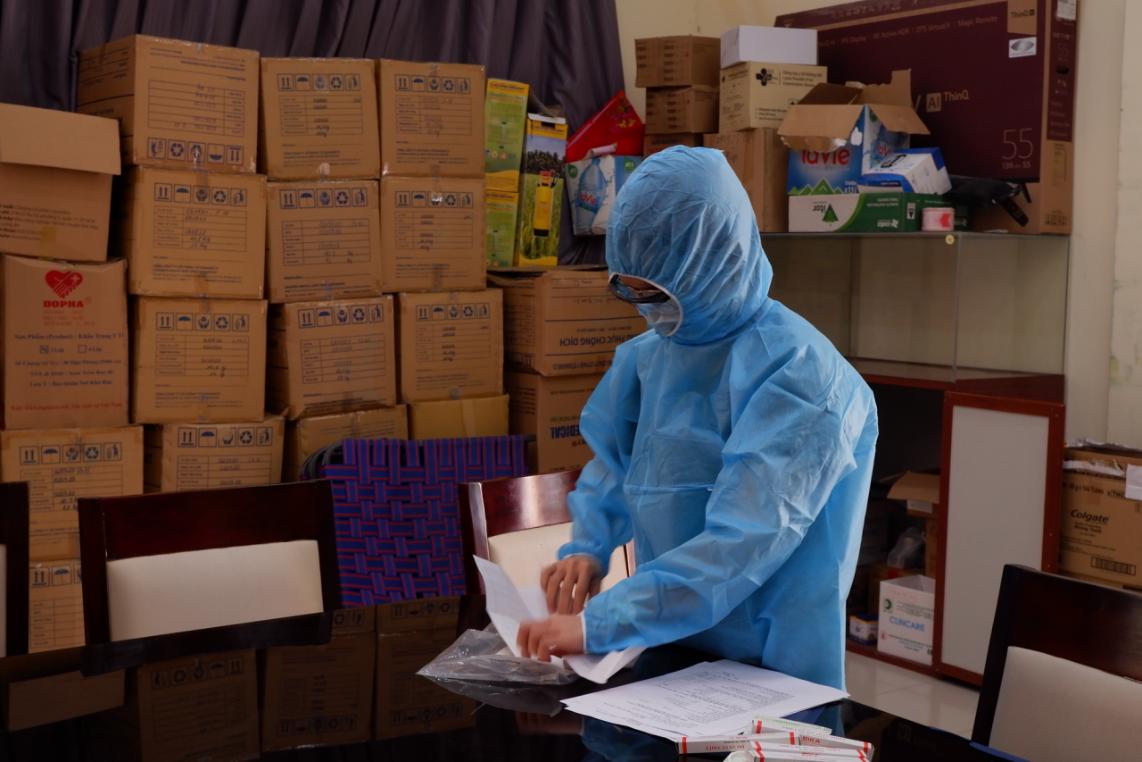 Phóng sự ảnh: “Chúng tôi ở đây để mong người dân được đón Tết”