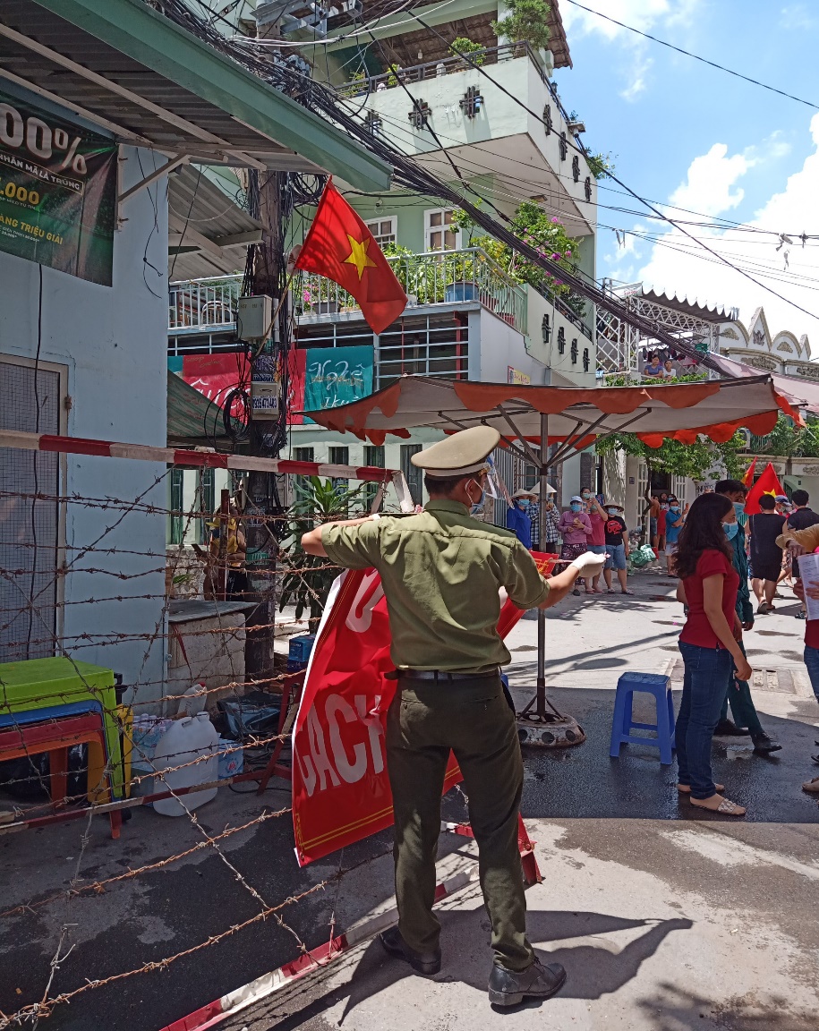 Quận Gò Vấp: gỡ phong tỏa 02 con hẻm trên địa bàn phường 5