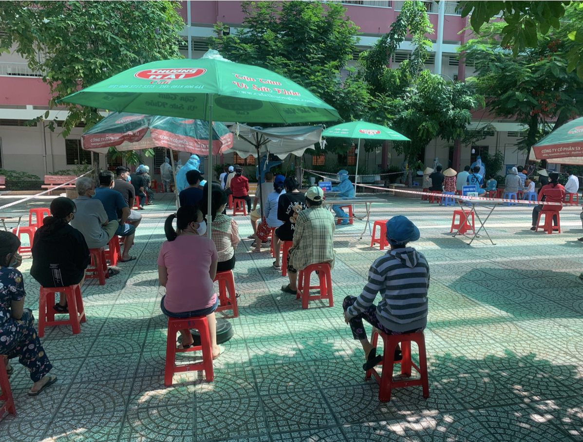 Tổ chức xét nghiệm với phương châm: trật tự, an toàn, đúng diện, đúng điểm, đúng hẹn và thông suốt