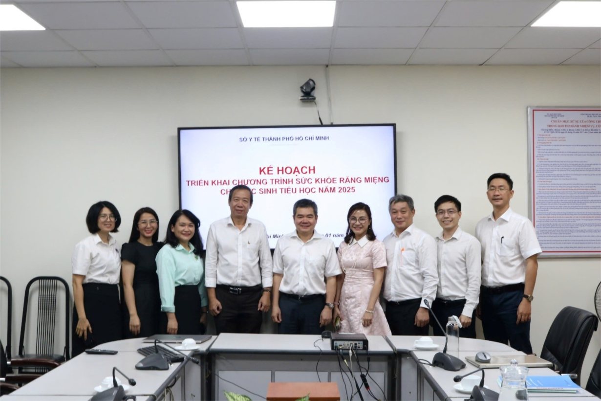 TP.HCM: Tiếp tục triển khai chăm sóc sức khỏe răng miệng đợt 3 cho học sinh tiểu học tại 07 trường trên địa bàn Quận 1, 5, 6 và huyện Cần Giờ